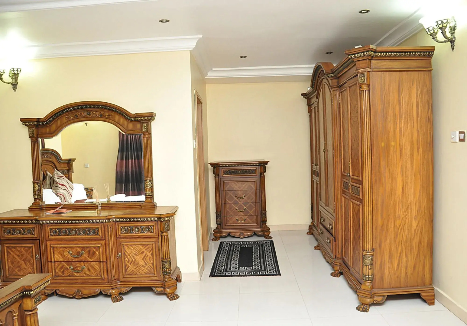 Topaz Luxury Suites & Apartments