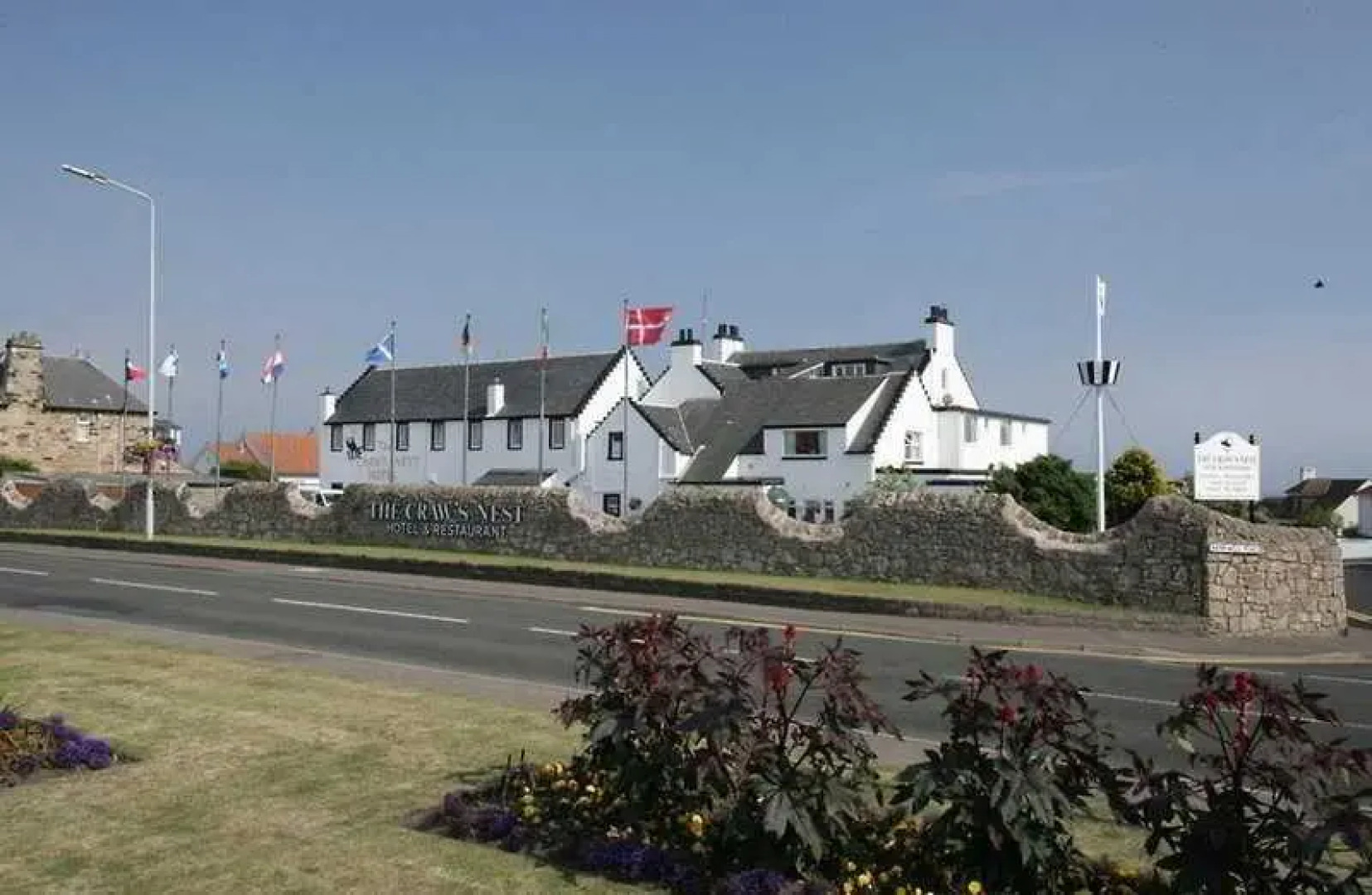 Symphony Craws Nest Hotel