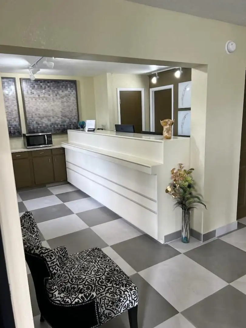 Travelodge Lake City