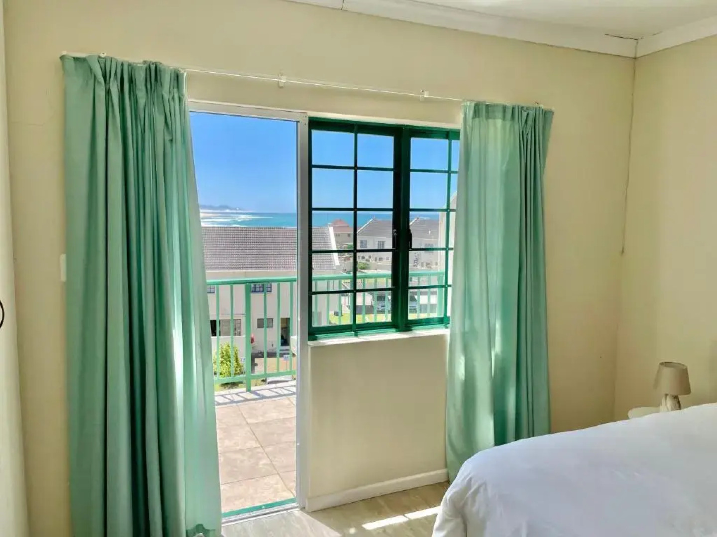 84 Settler Sands Beachfront Accommodation Sea View