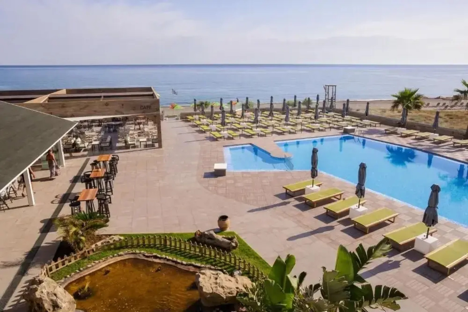 Enorme Eanthia Beach