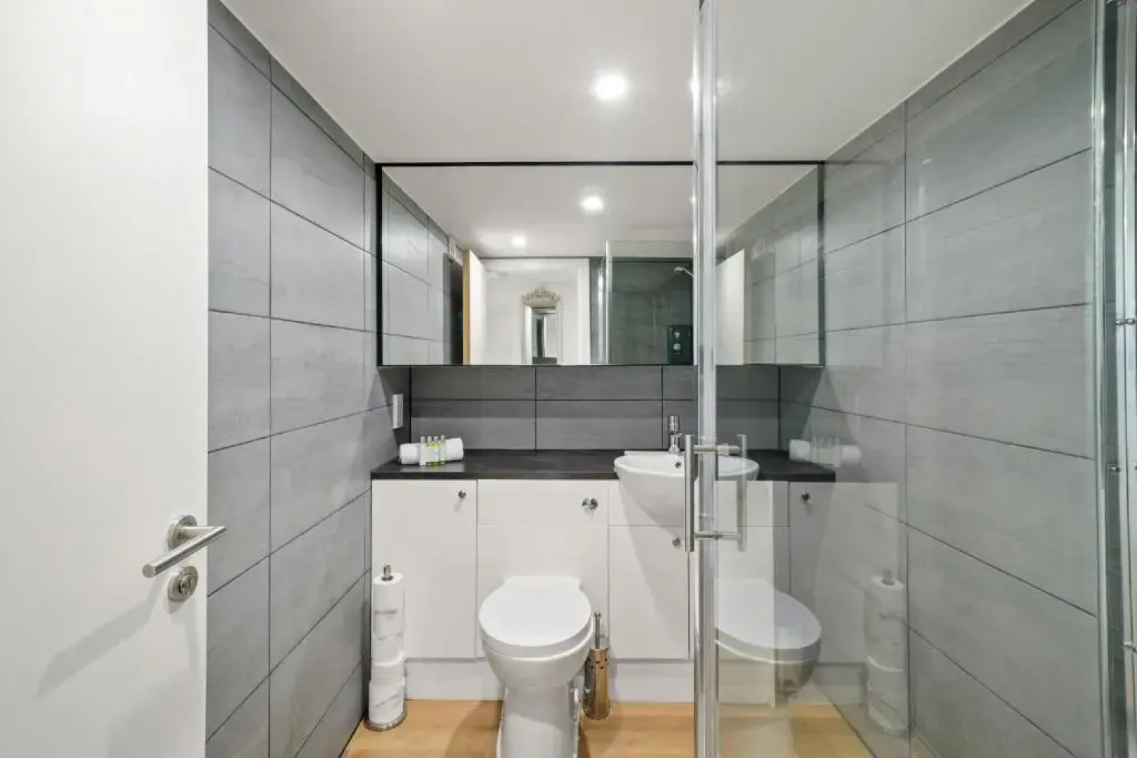 Duplex Apartments By Luxe Your Stays- Sandwell, West Bromwich