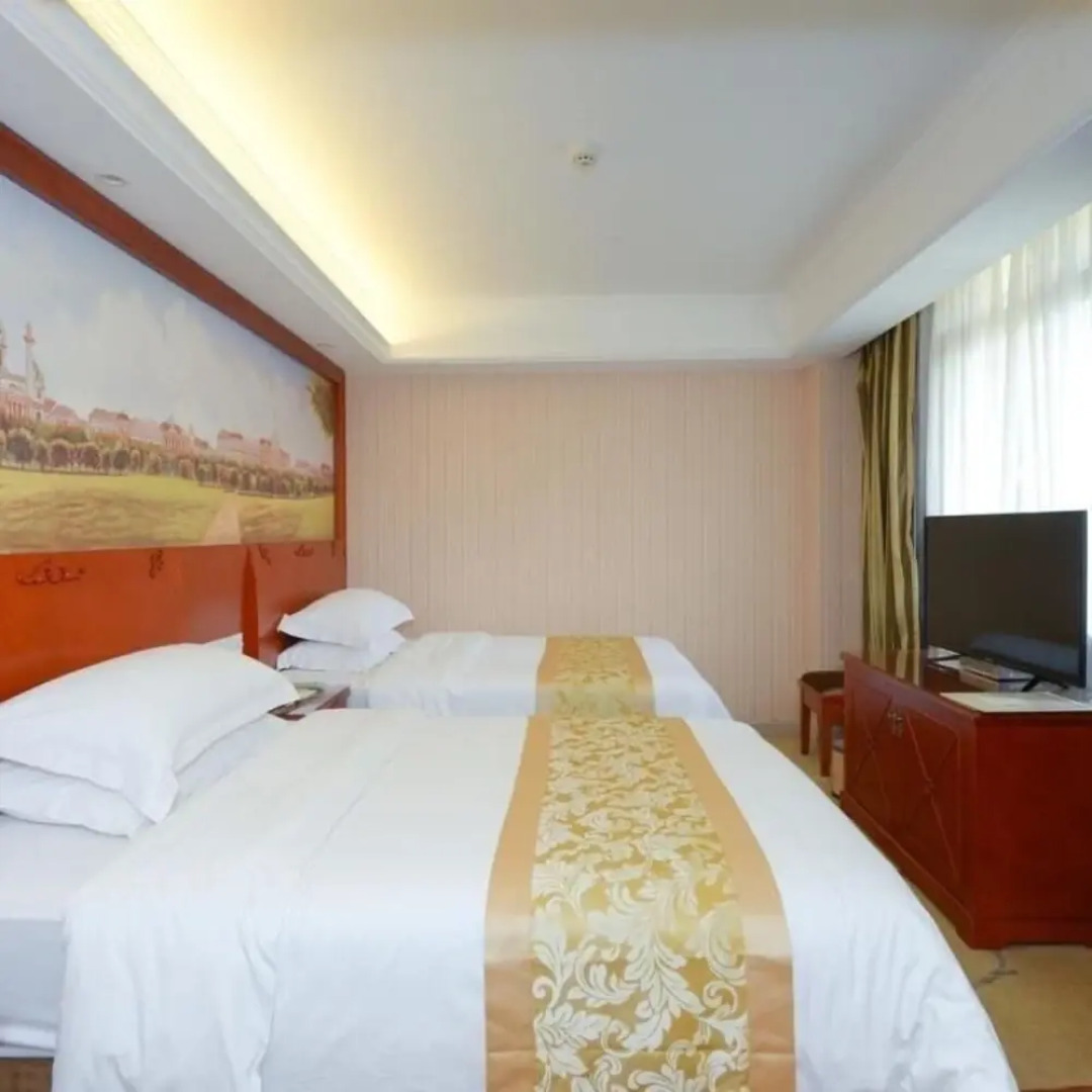 Vienna Hotel Guigang Central Square