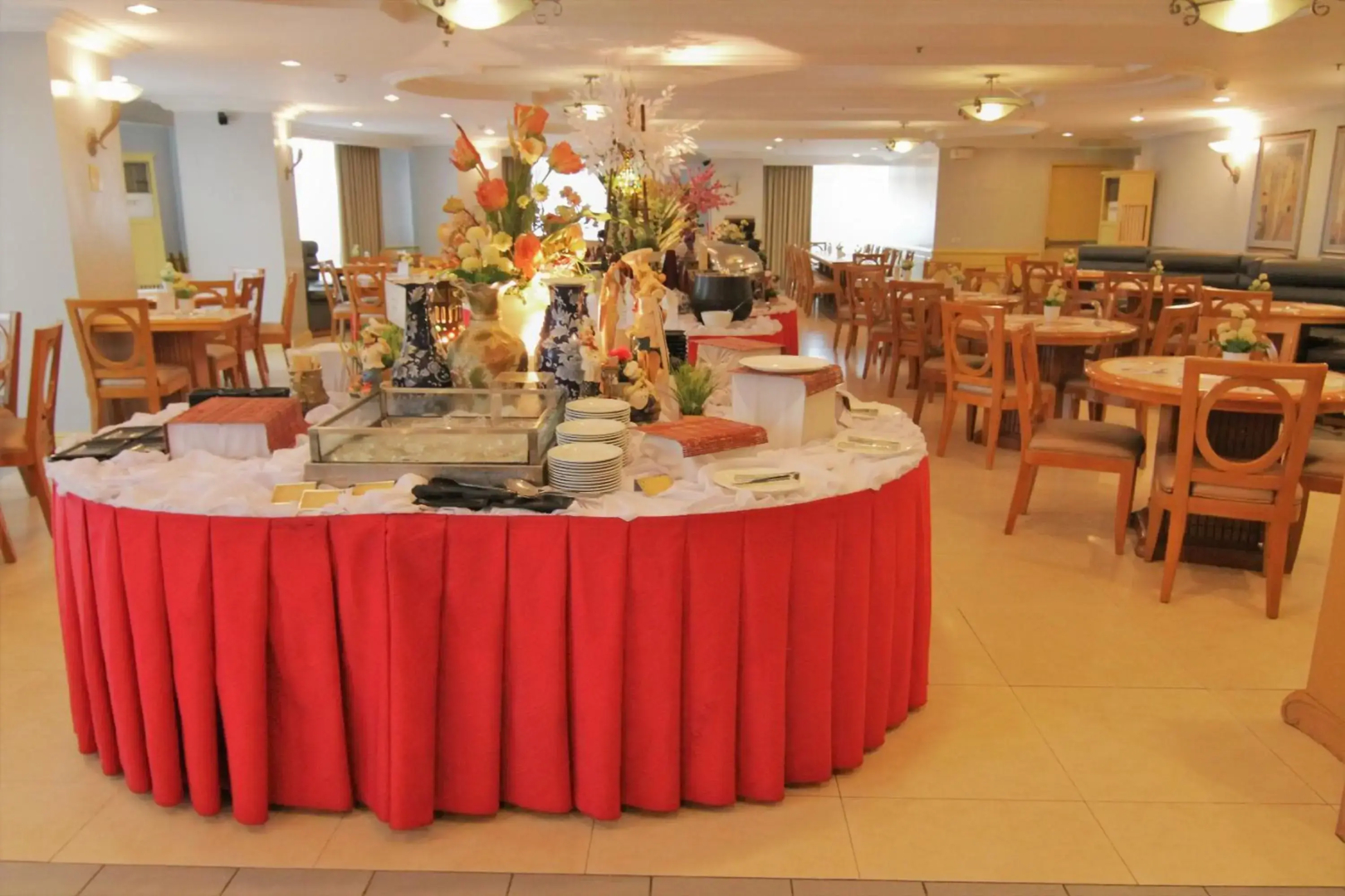 The Grand Dame Hotel