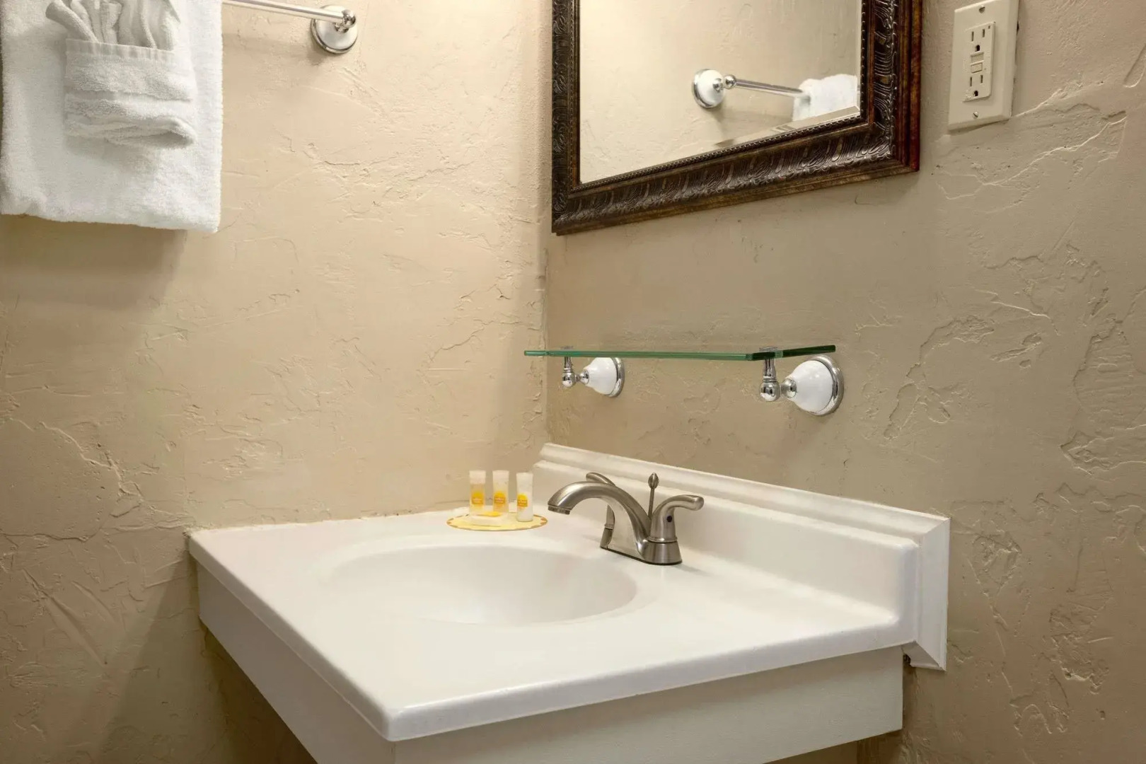 Days Inn by Wyndham Montrose