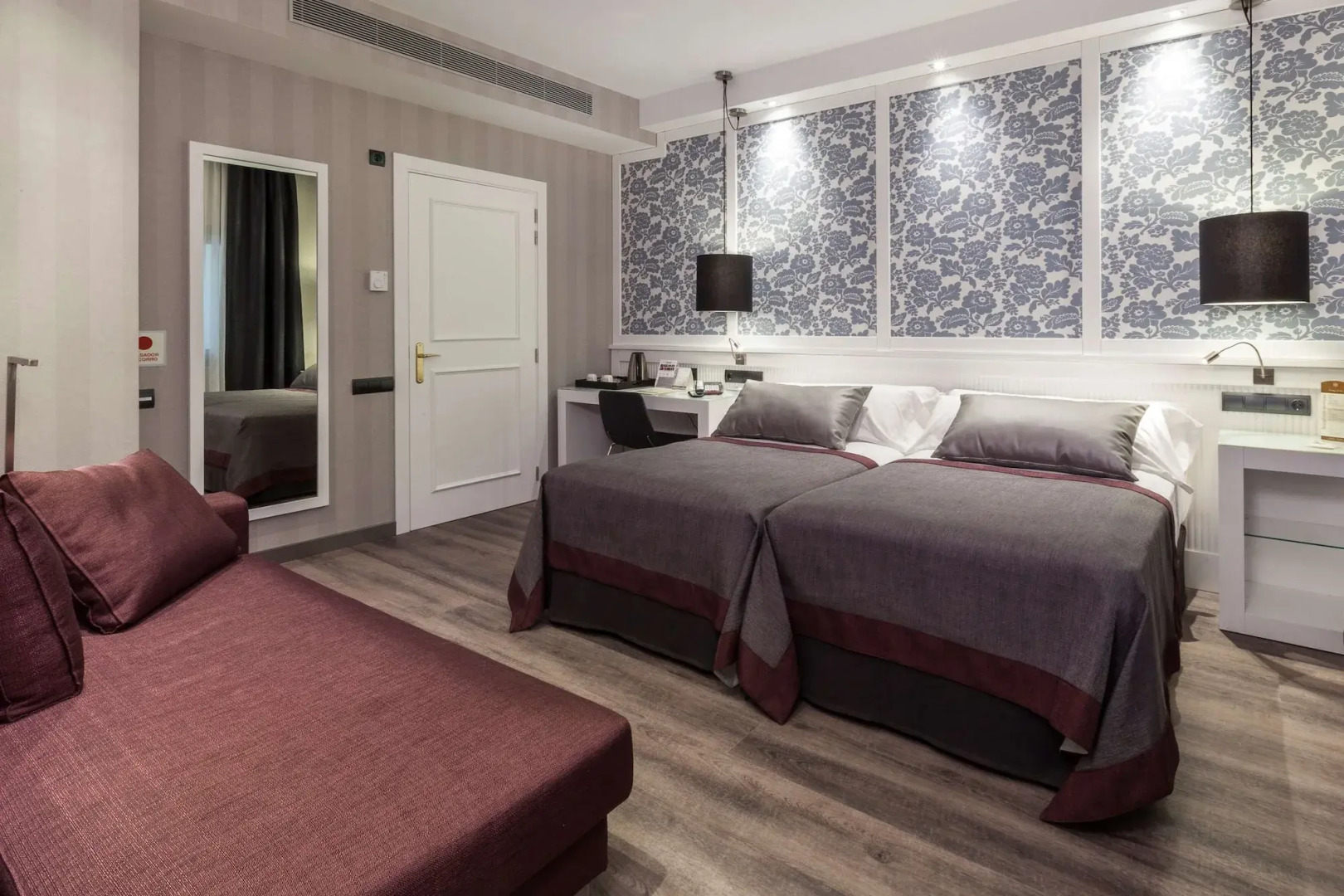 Catalonia Excelsior Hotel