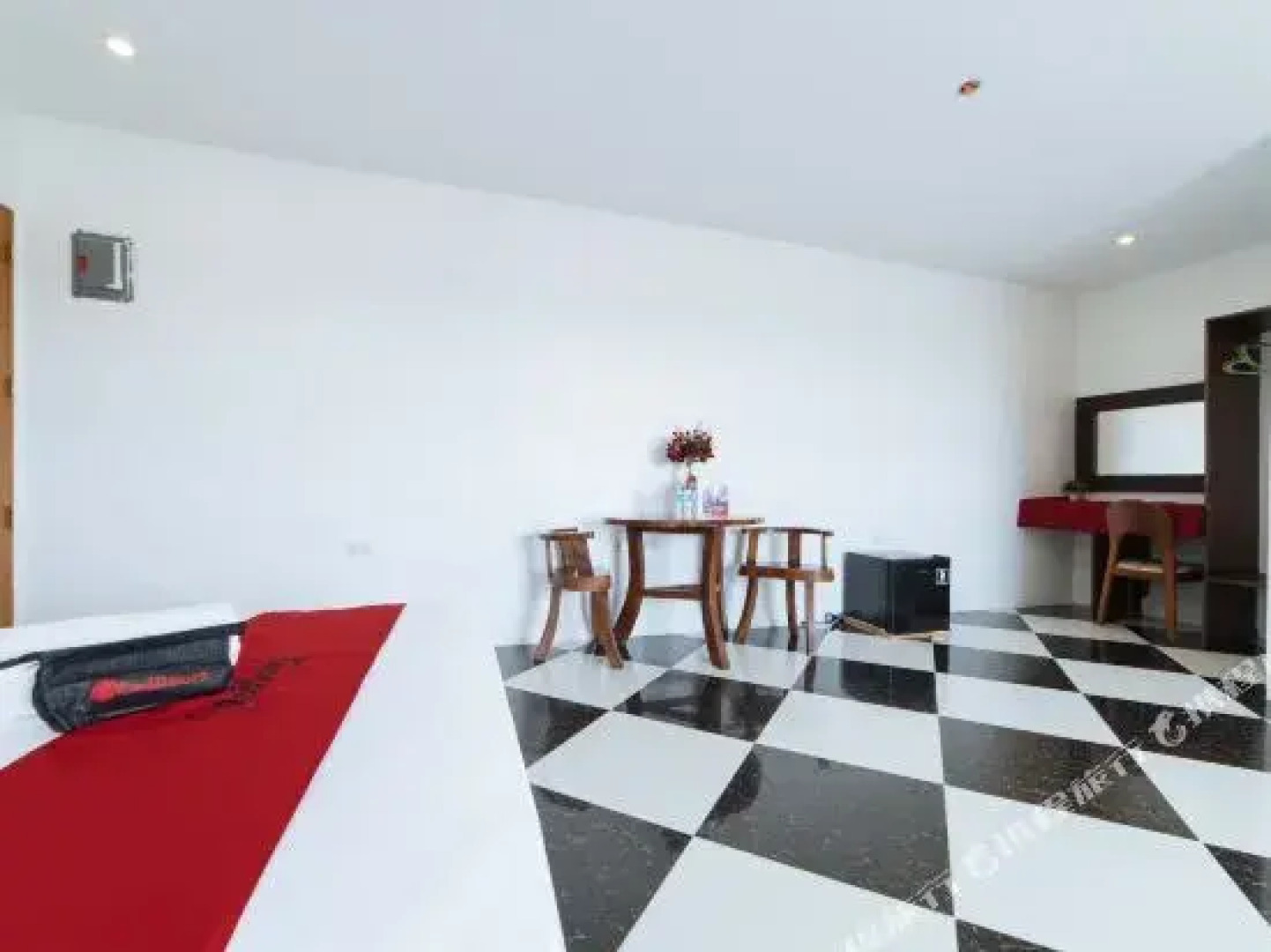 RedDoorz Plus @ San Roque Roxas City