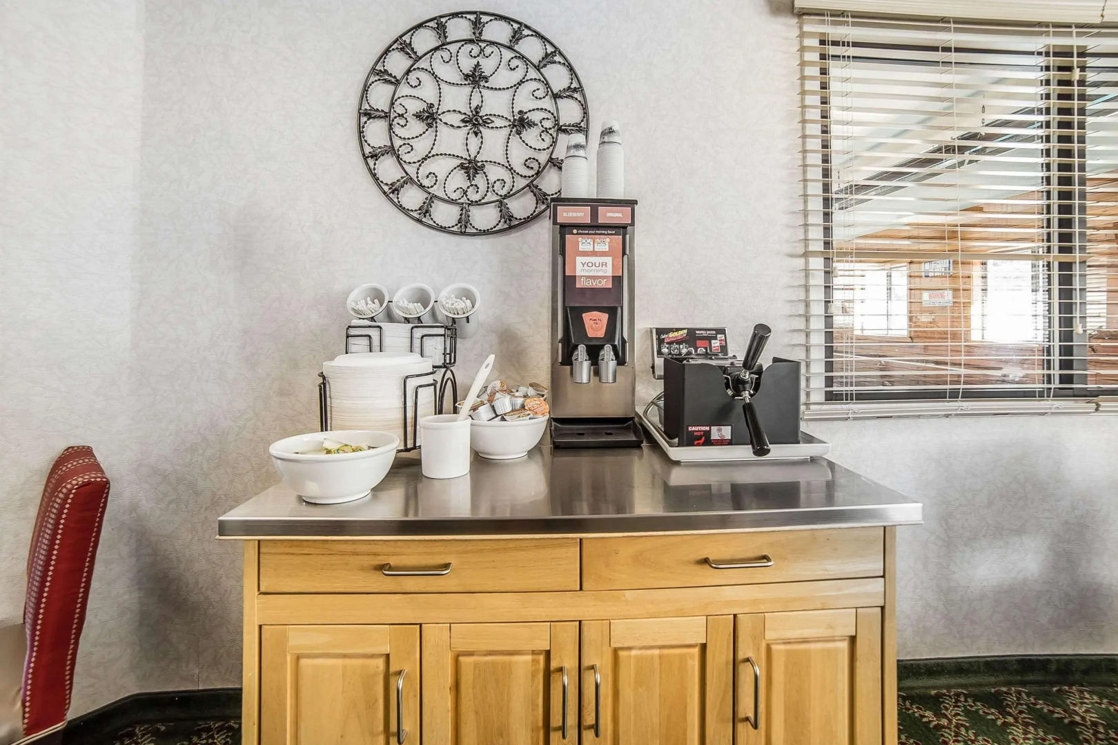 Yellowstone River Inn & Suites