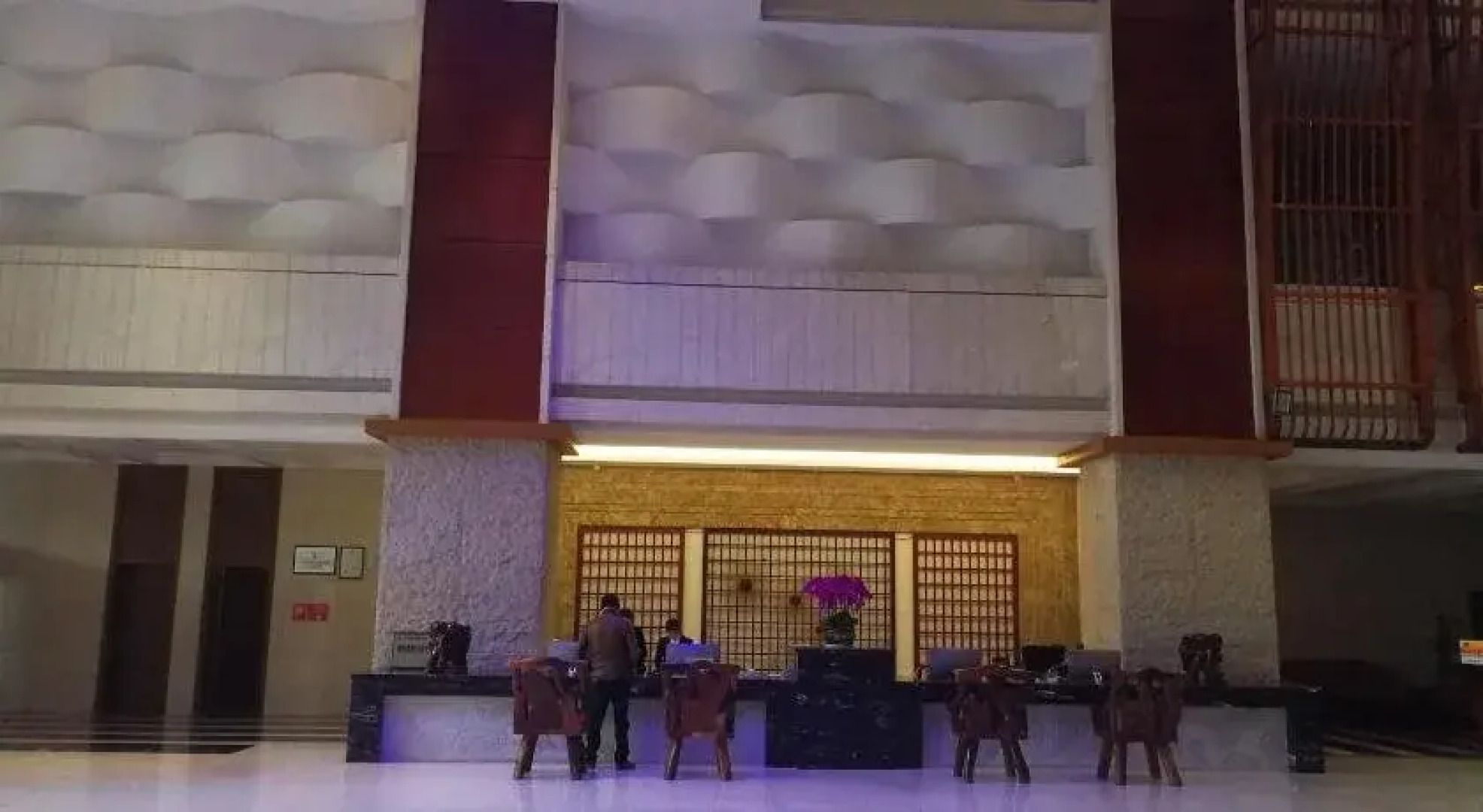 Chinese Yew Lake Hotel