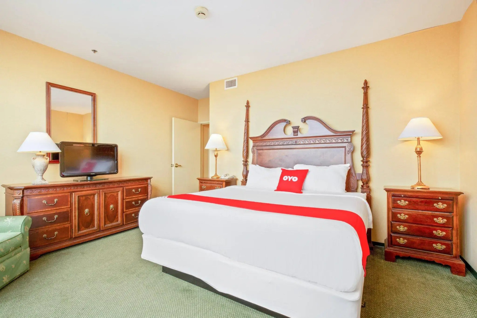 OYO Hotel St. Louis Downtown City Center MO