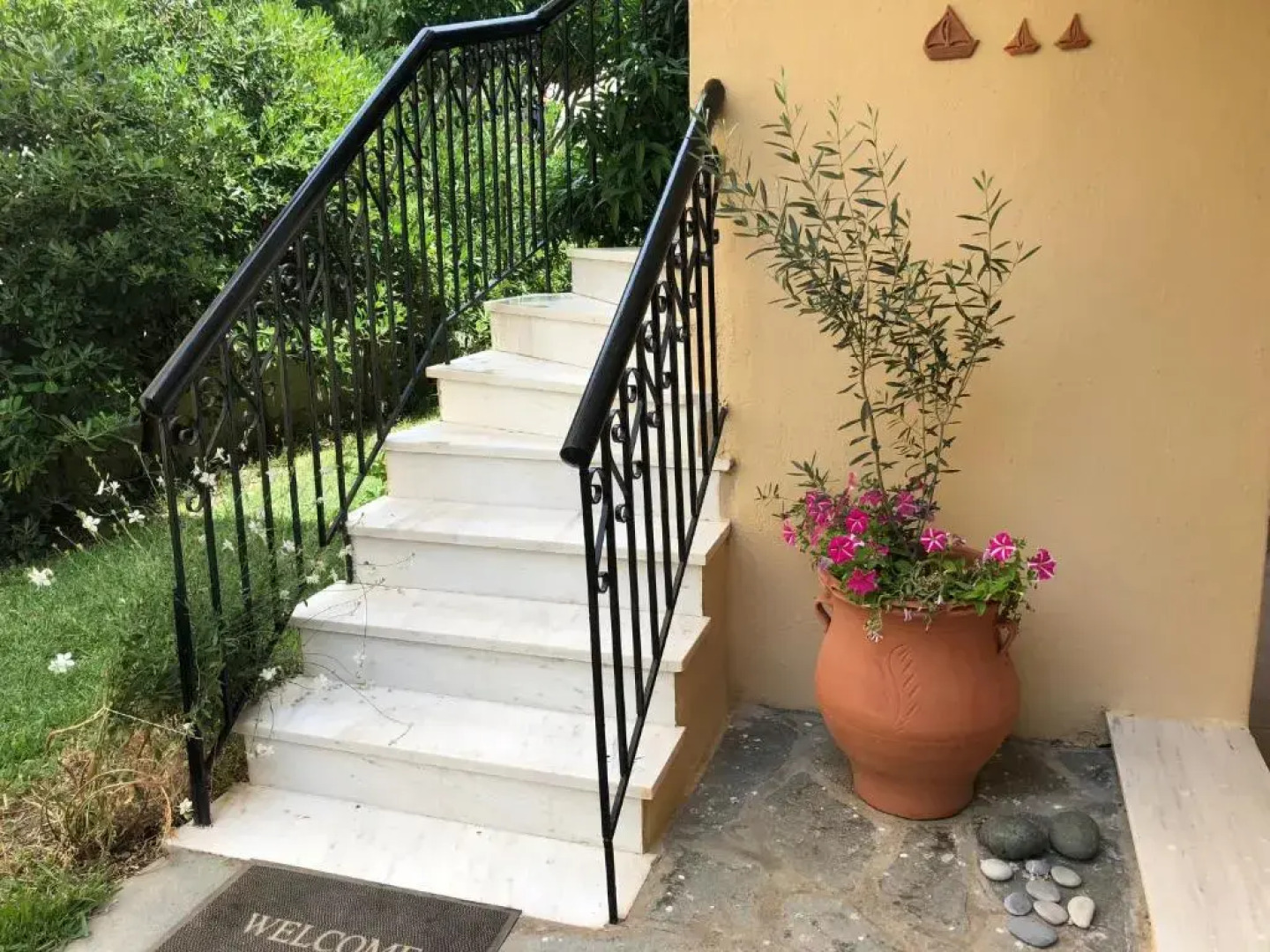 Siviri Apartment in Blu