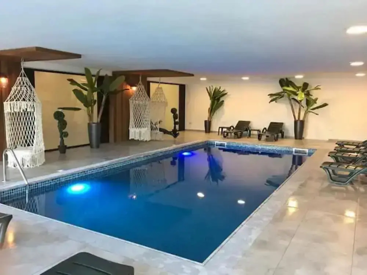 Modern and Luxurious Apartment in a Prime Resort