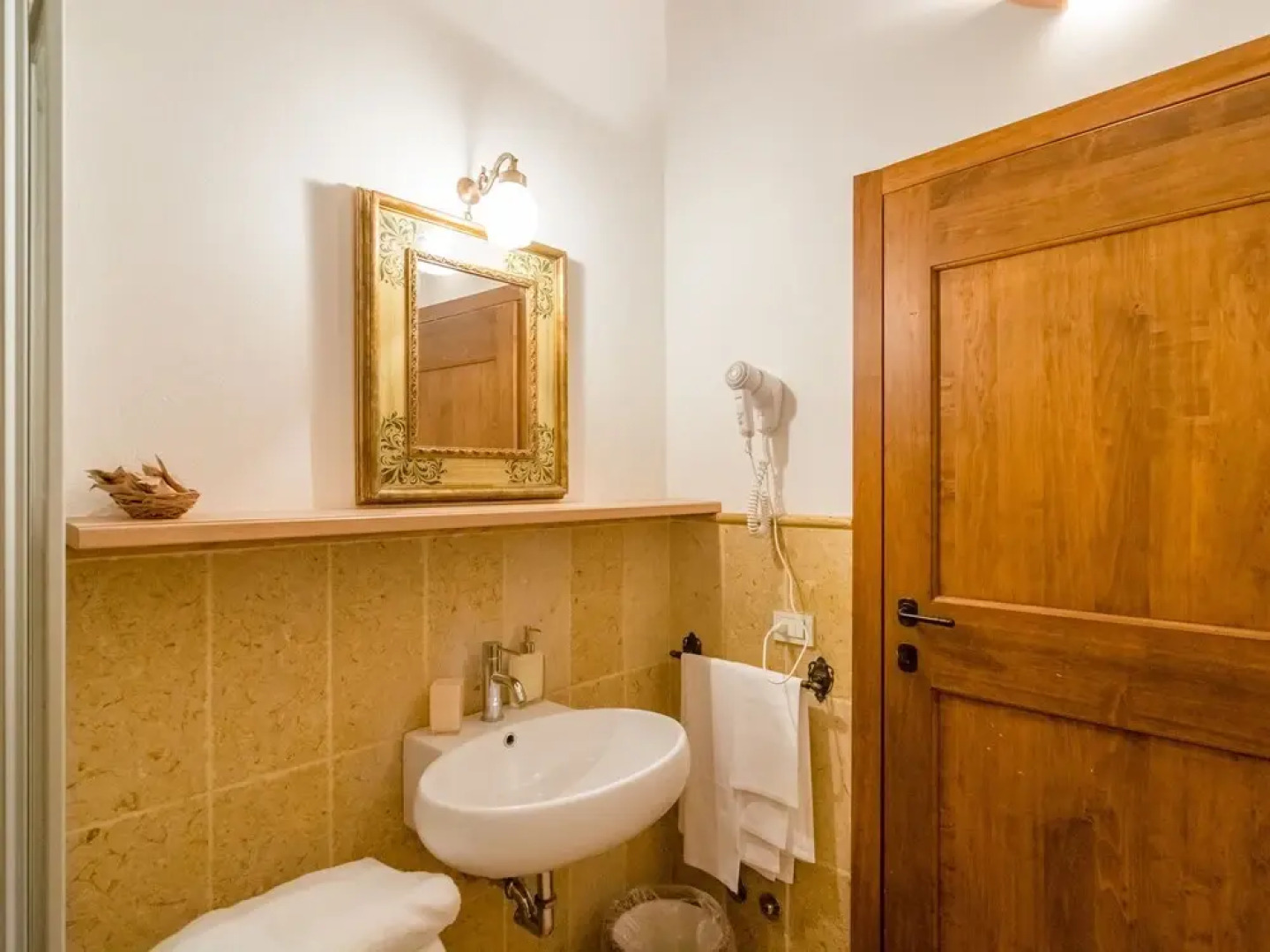 Pleasant Farmhouse in Rapolano Terme With Swimming Pool