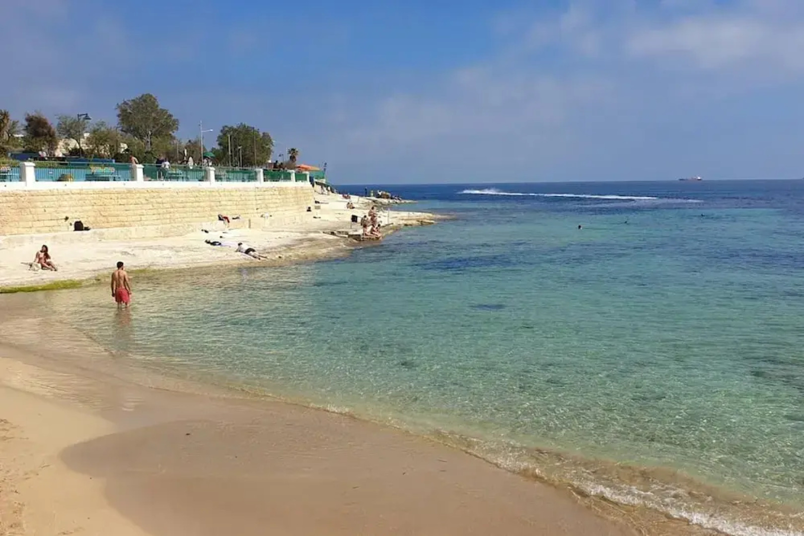 Peaceful Haven With Stunning Views Close to sea