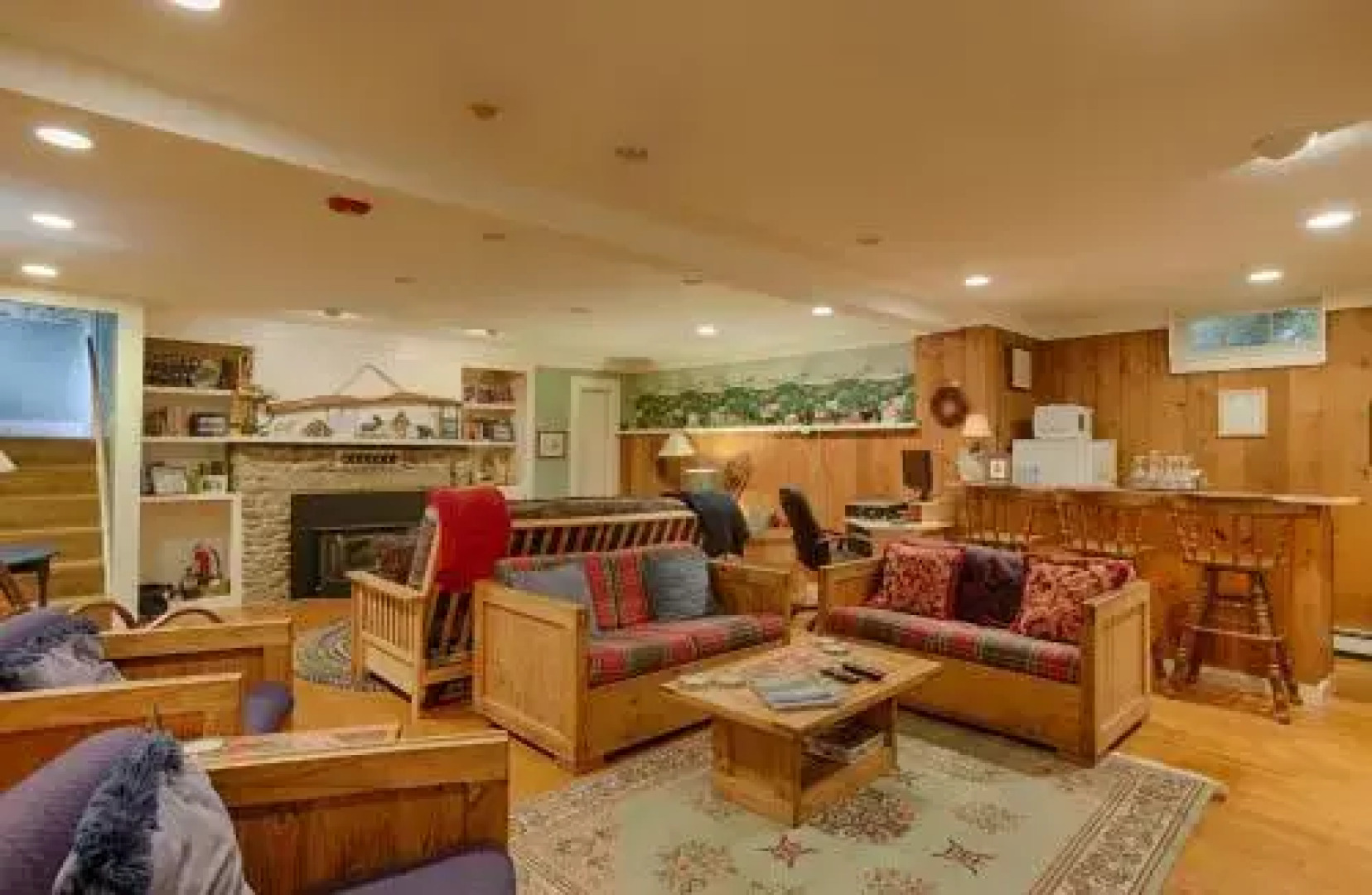 The Buttonwood Inn on Mt. Surprise