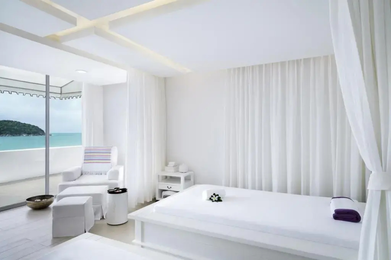 Отель The Nai Harn