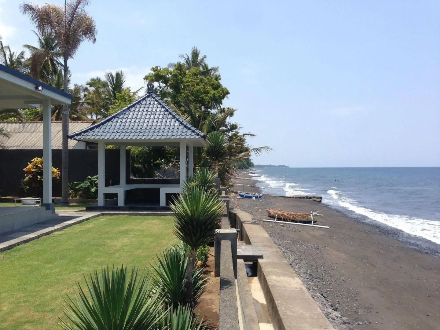 Air Sanih Beach Villa