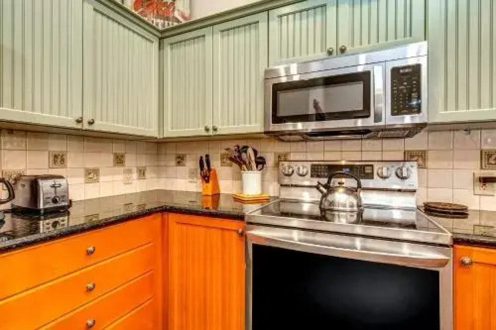 Eagle Springs East 101: Red-Wing Suite