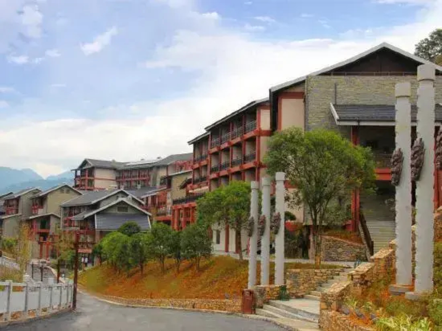Nverzhai Holiday Hotel