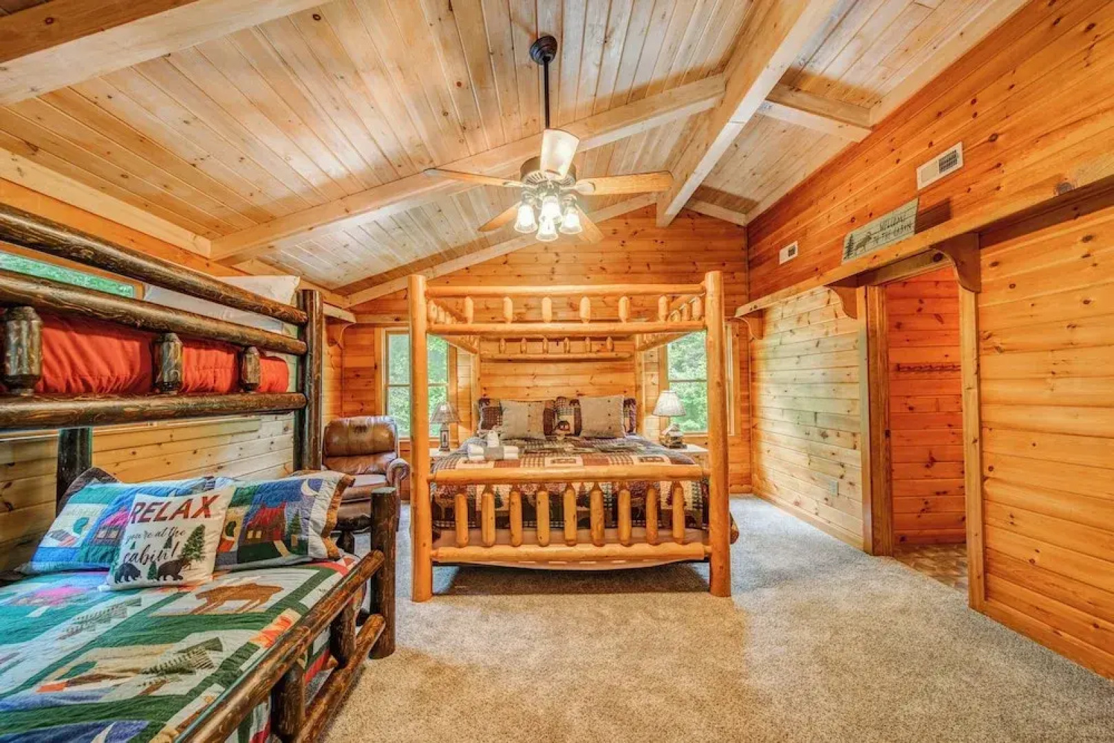 Bear Track Falls Peaceful, Quiet Mtn. Retreat!