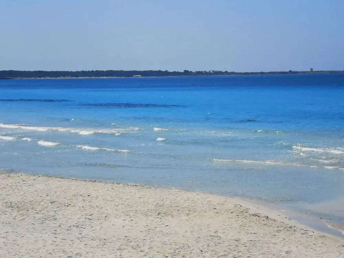 Luxurious Villa in Torre Suda with Jacuzzi