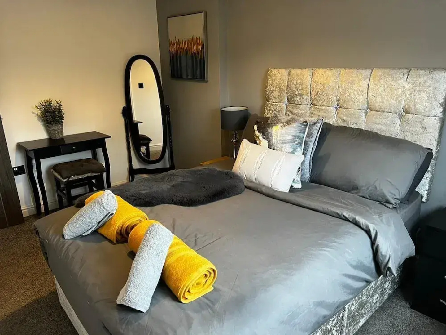 Stay in Comfort , Completely Renovated