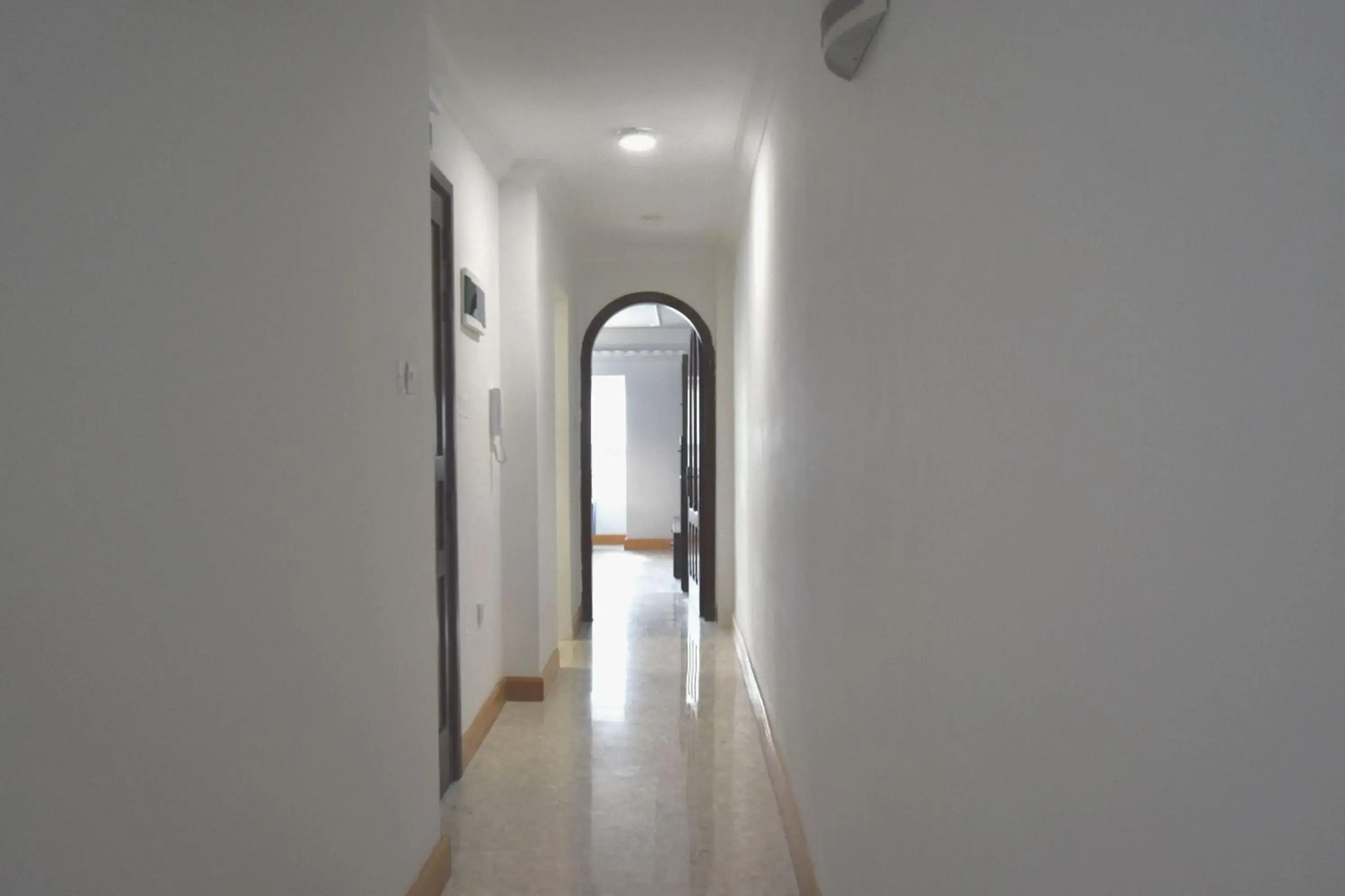 2 bedroom, central and spacious with sea view