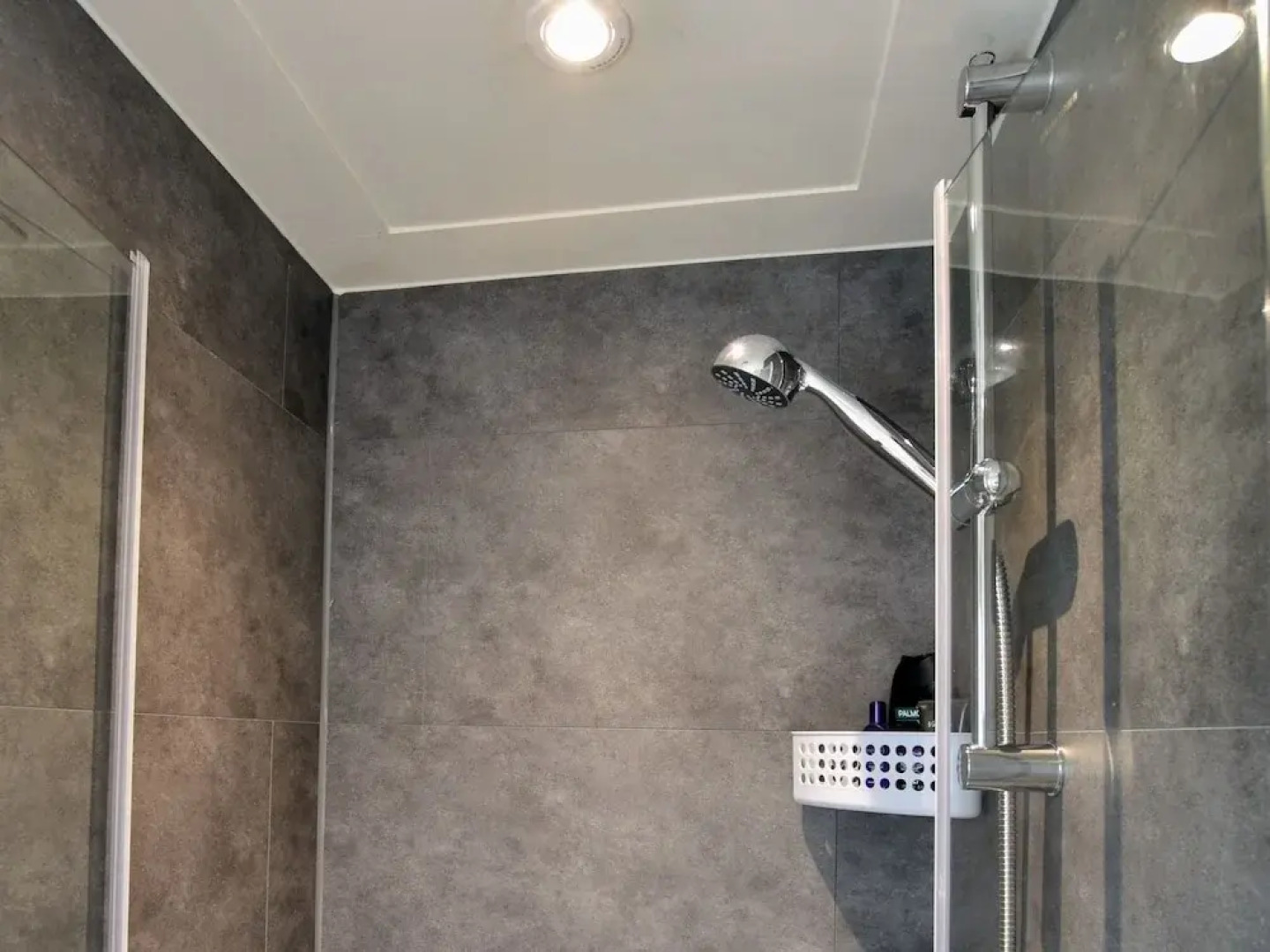 Tasteful Chalet With Veranda in the Veluwe