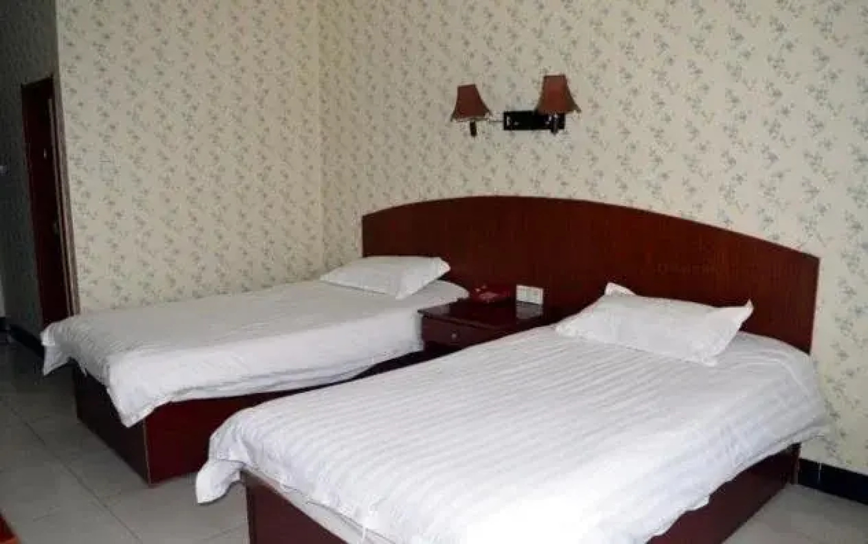 Yijia Business Hotel