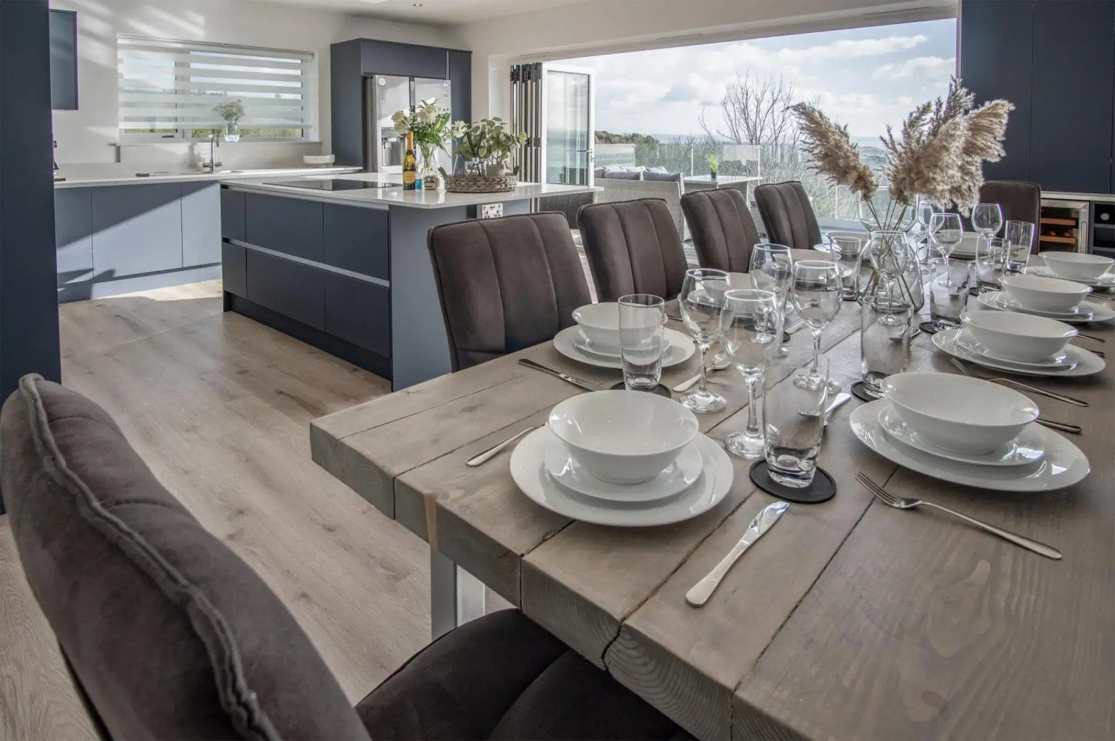 Sunrise - 5 Bedroom Luxurious Holiday Home - Pendine