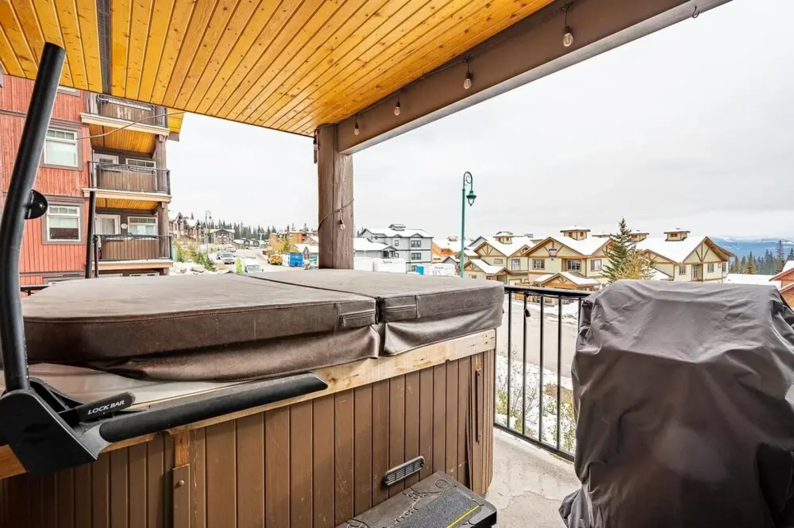 Talon's Reach - Luxury 3 Bdrm W/hot Tub & Mtn View