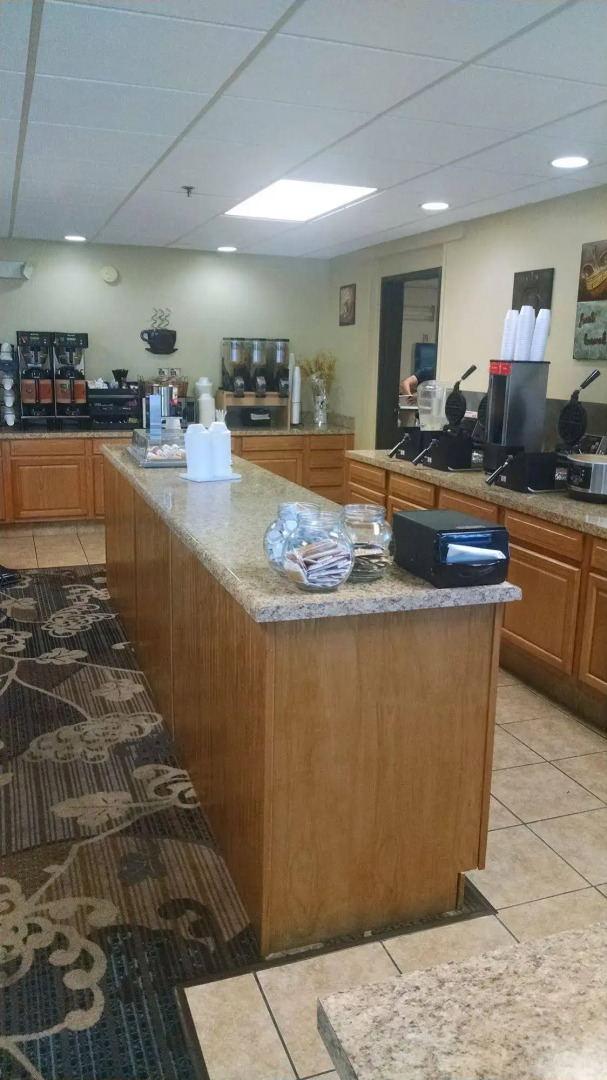 Barrington Hotel & Suites