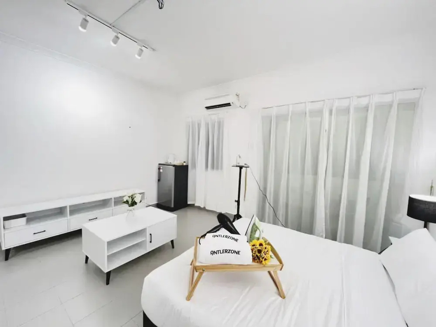 Tiara Desaru By Antlerzone