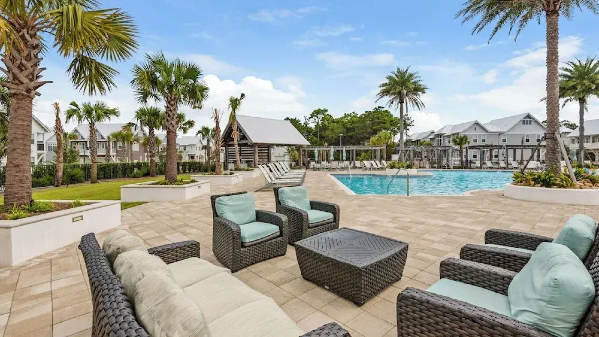 Modern Prominence Home ~ Game Room, 4 Bikes, Sleeps 13, Pet Friendly!