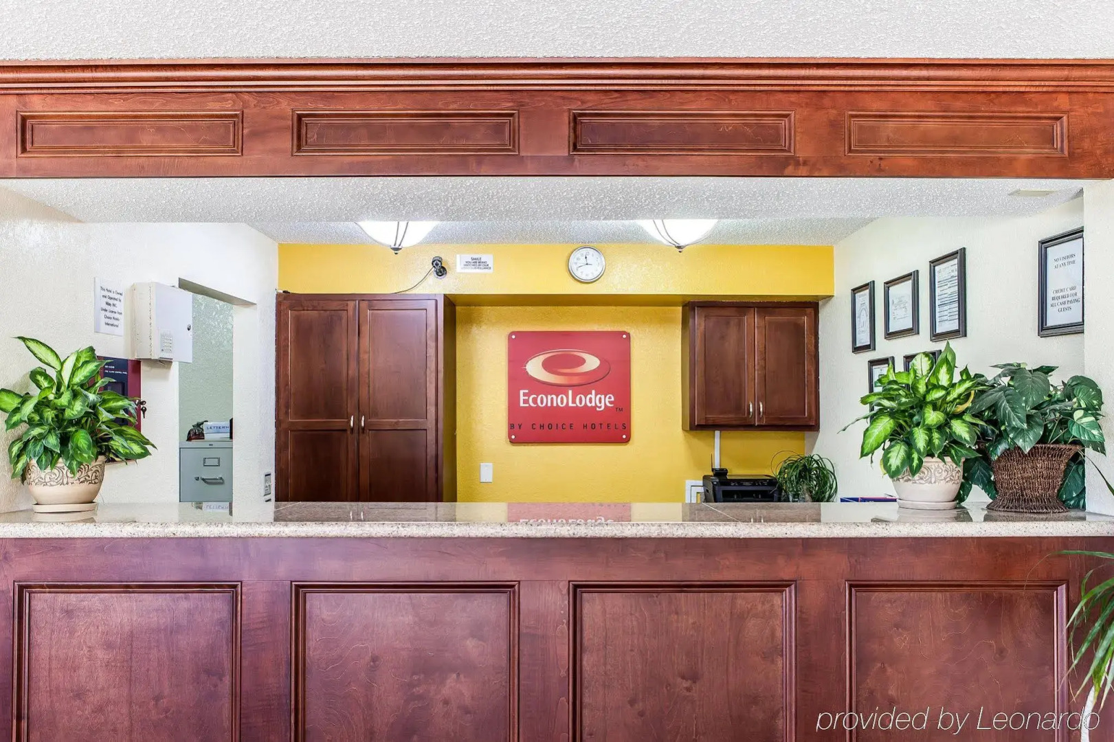 Econo Lodge Cartersville-Emerson Lake Point