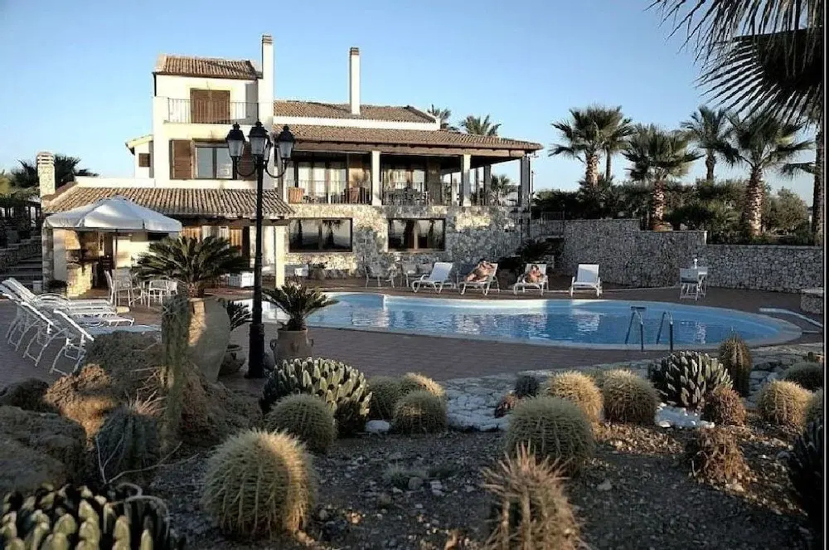 Villa Egadi con Piscina e Campo da Tennis