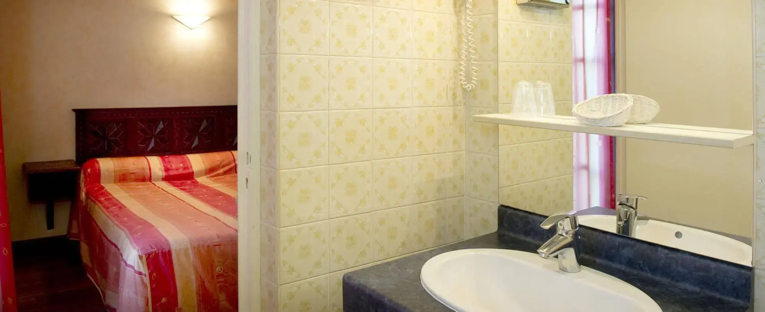 HOTEL Les Peyrières