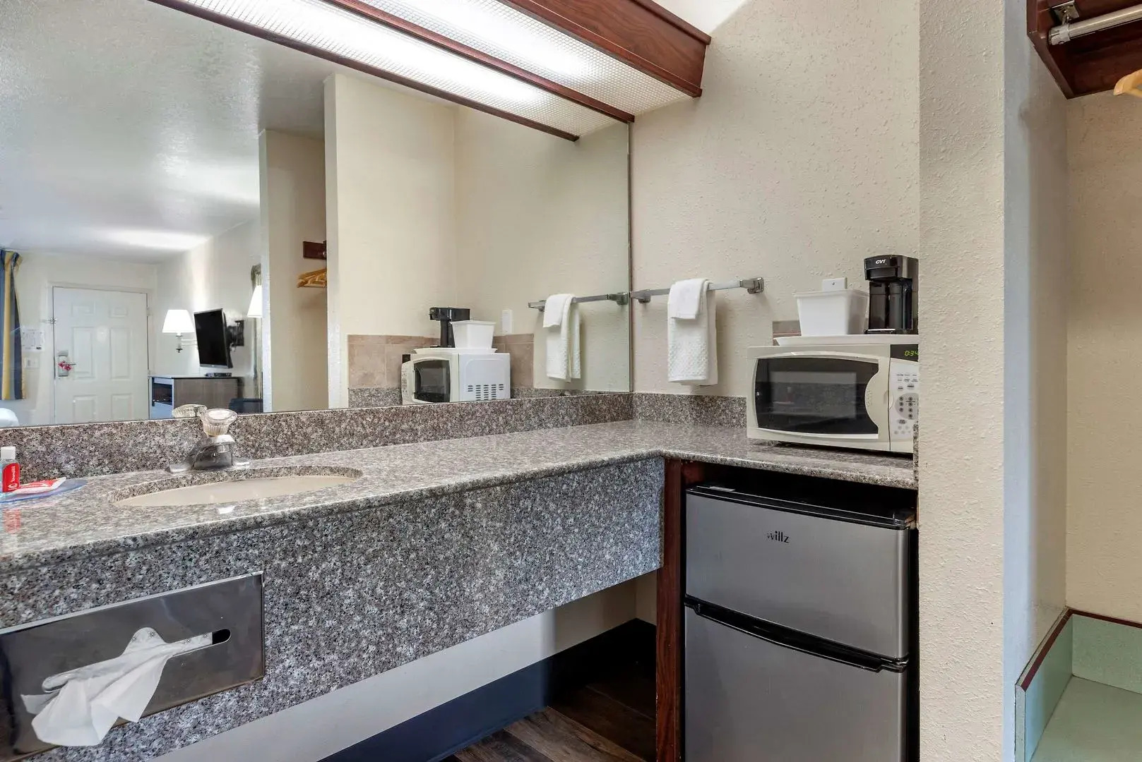 Econo Lodge Portland Airport