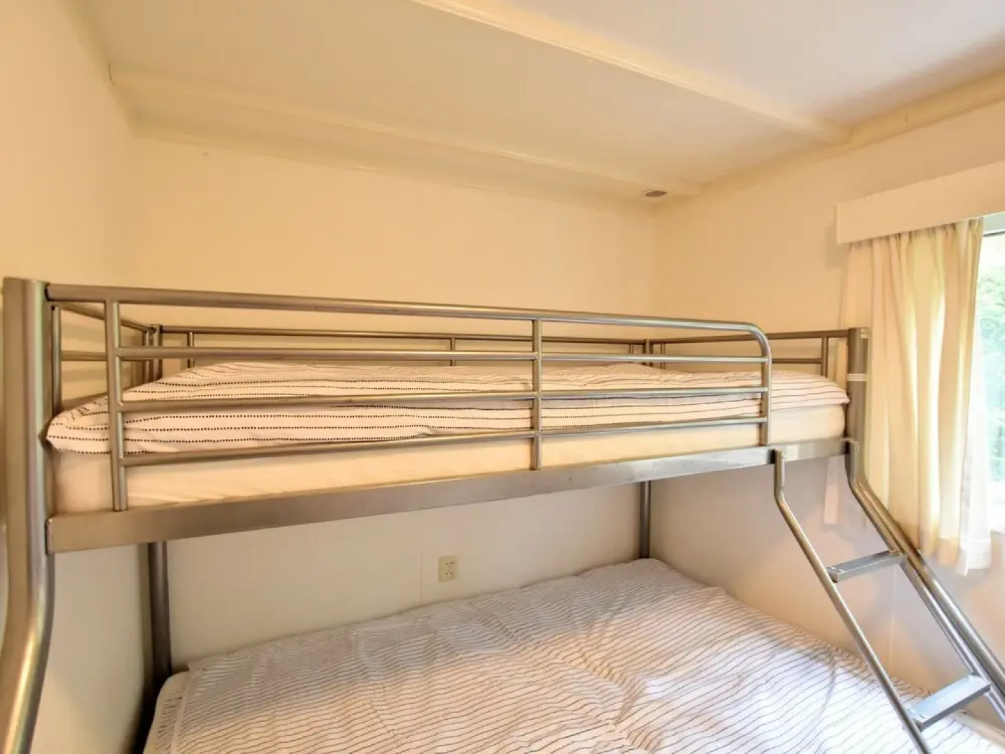 Chalet With Private Garden and Terraces