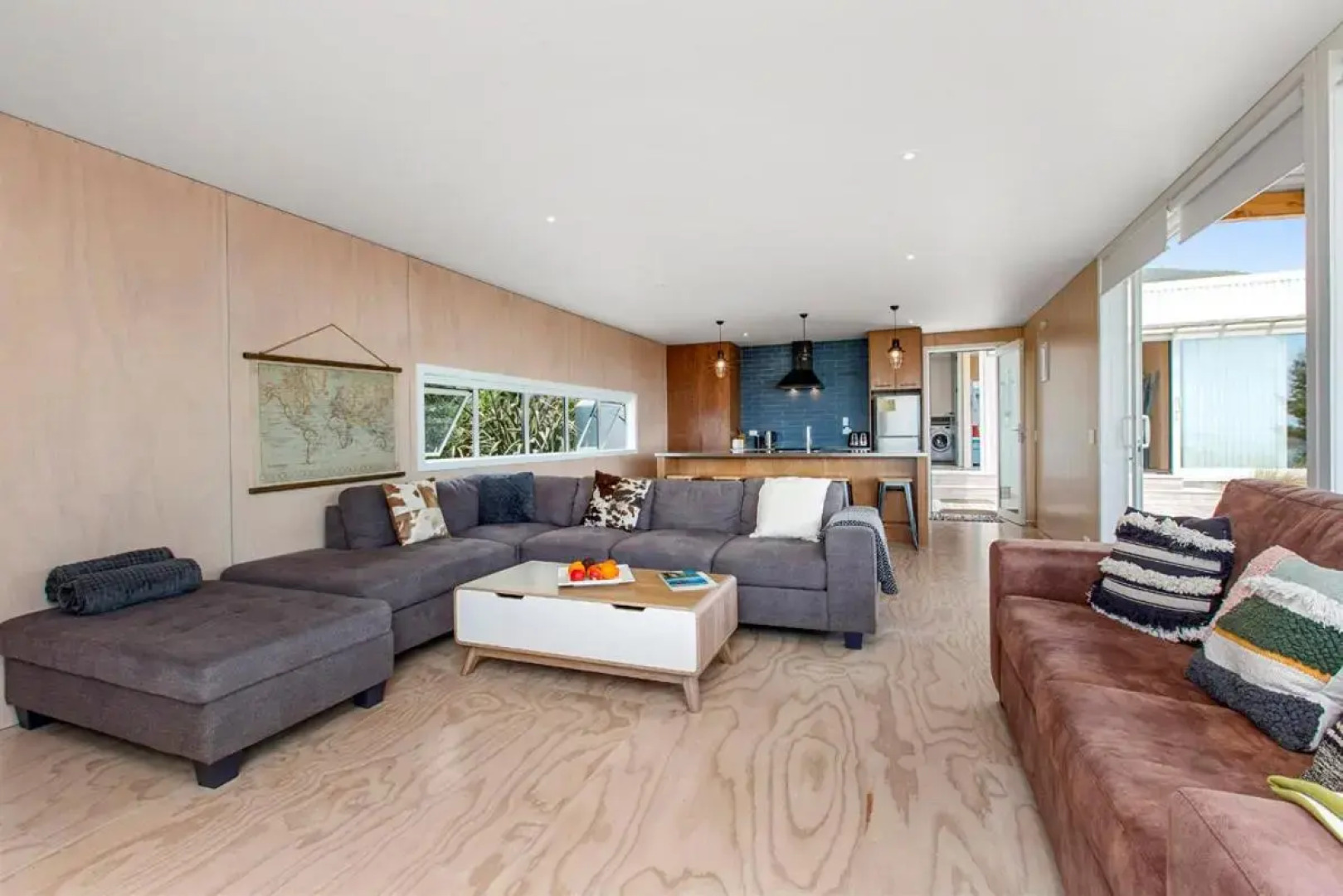 Surf Fortress - Raglan