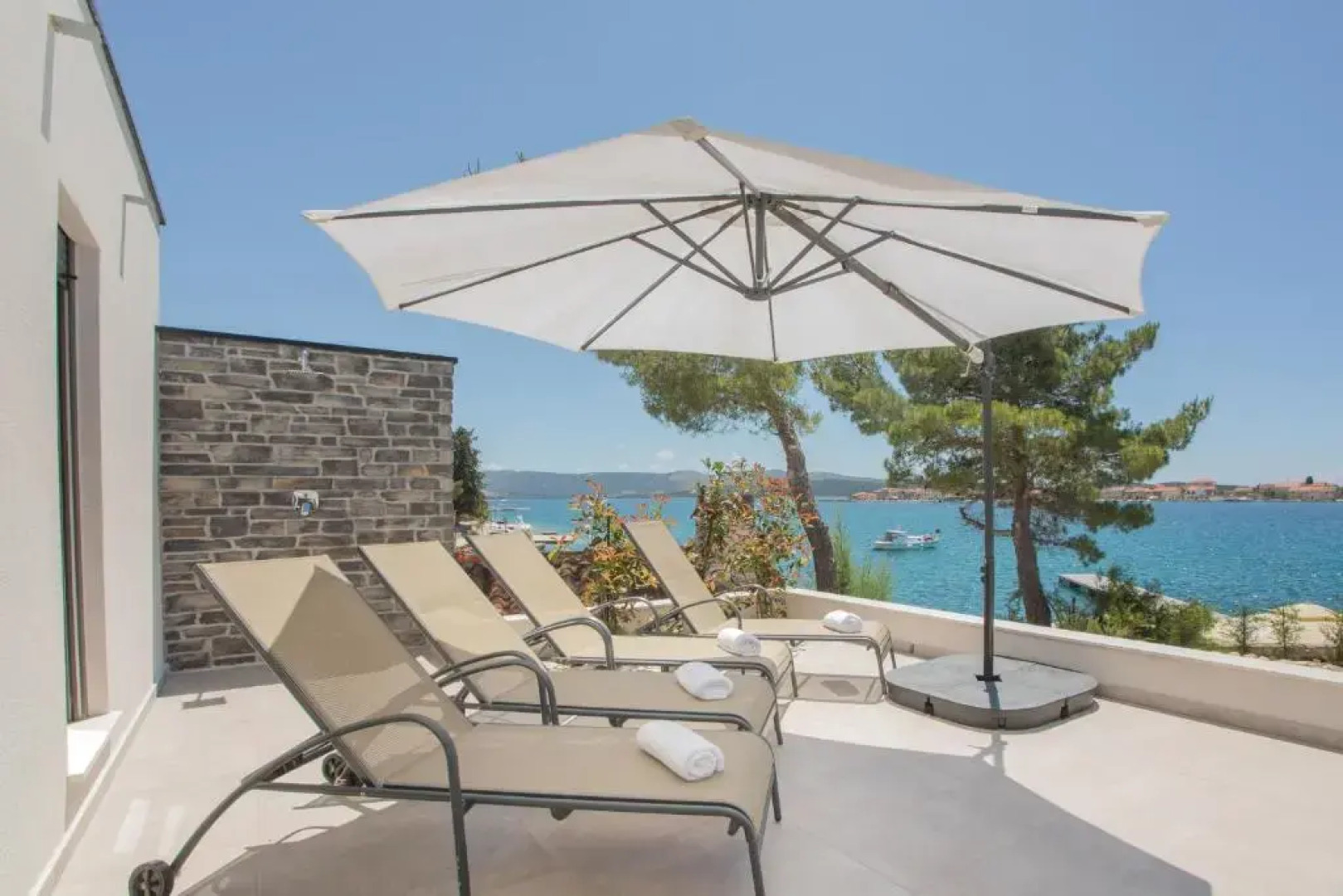 Pansion Zlatna Ribica