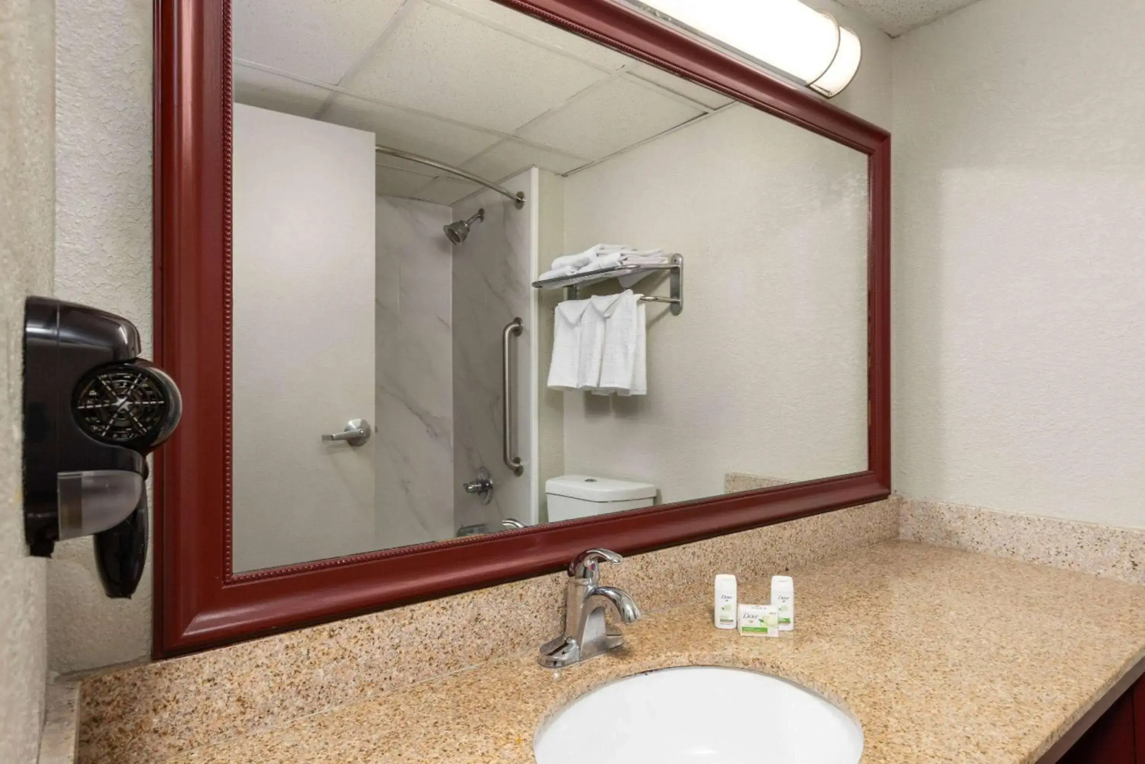 Wingate by Wyndham Kansas City