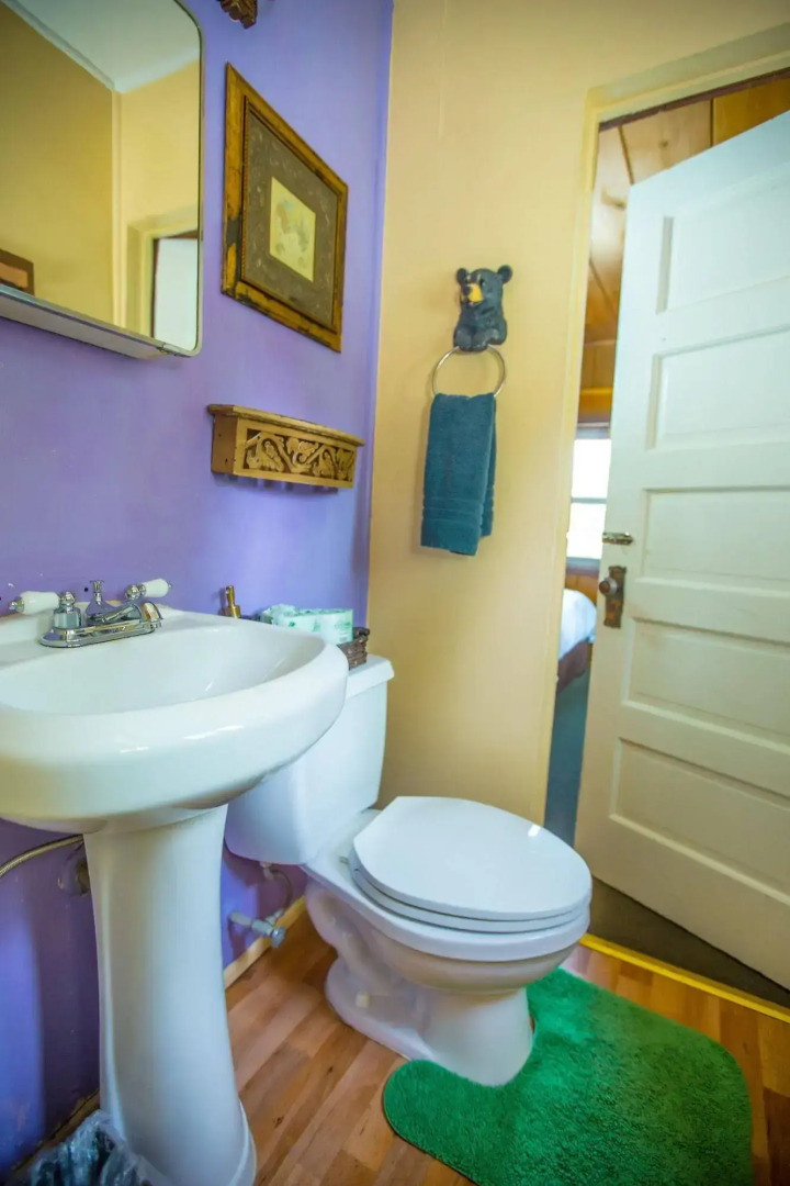 ITH Big Bear Lake Mountain Hostel & Lodge