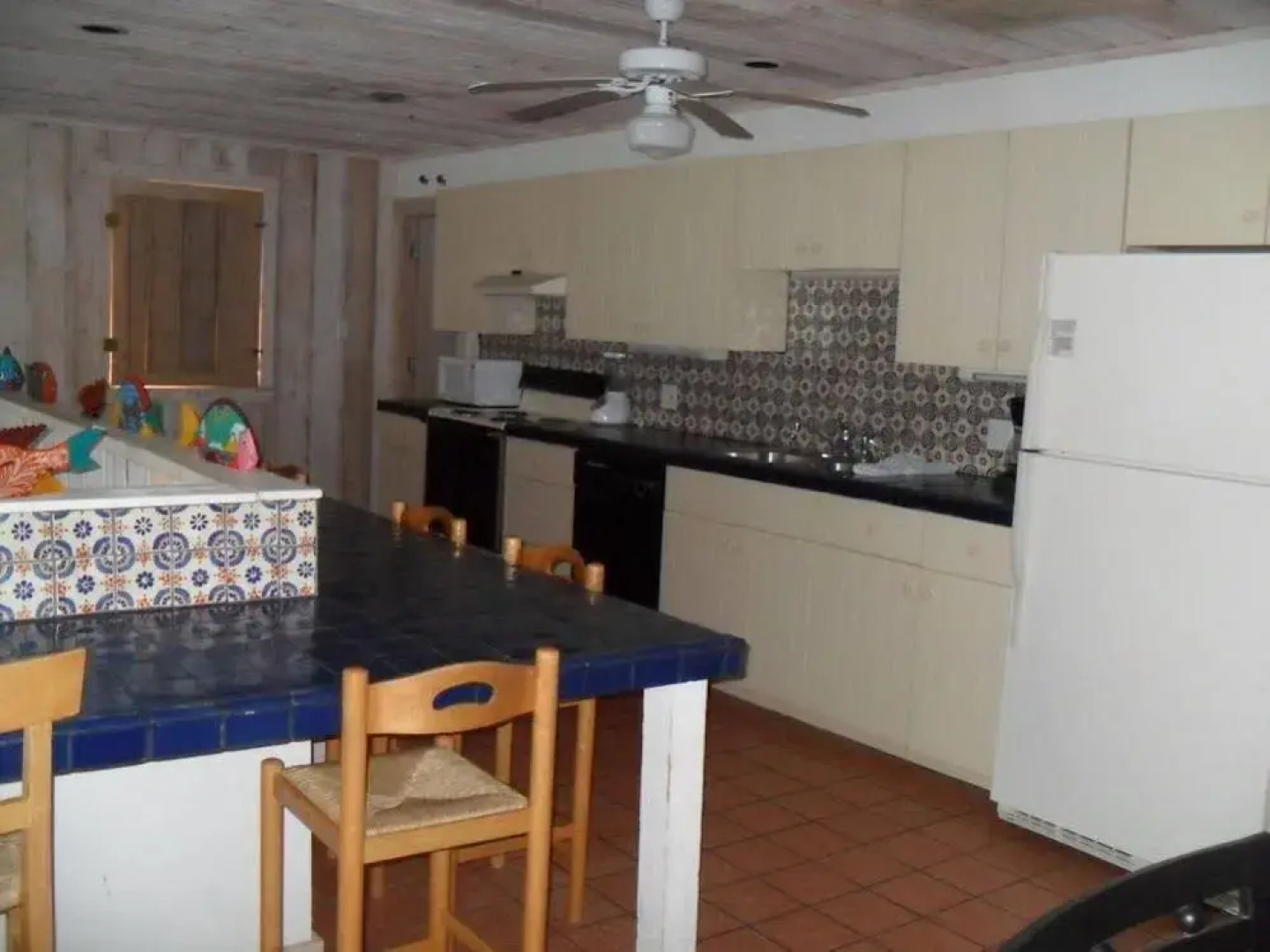 Inner Island Condos by Island Services