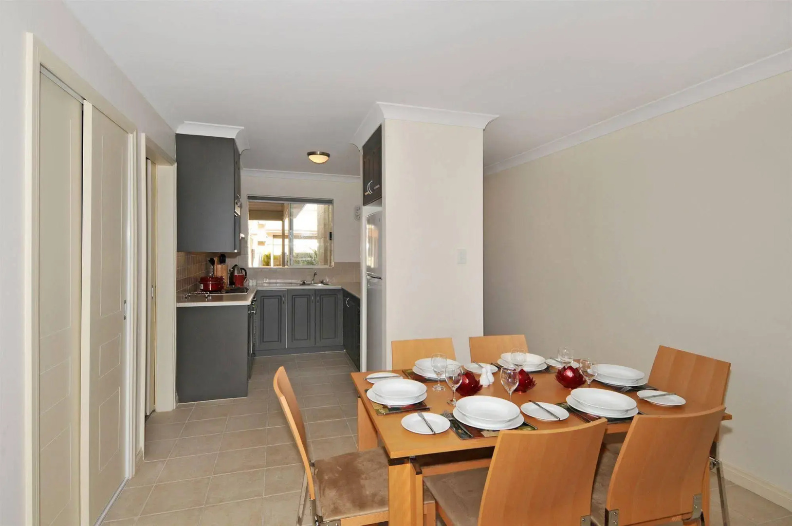 Lakeside Holiday Apartments