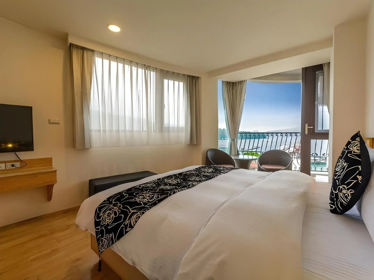 Ming Yue Hu Lakeview BnB