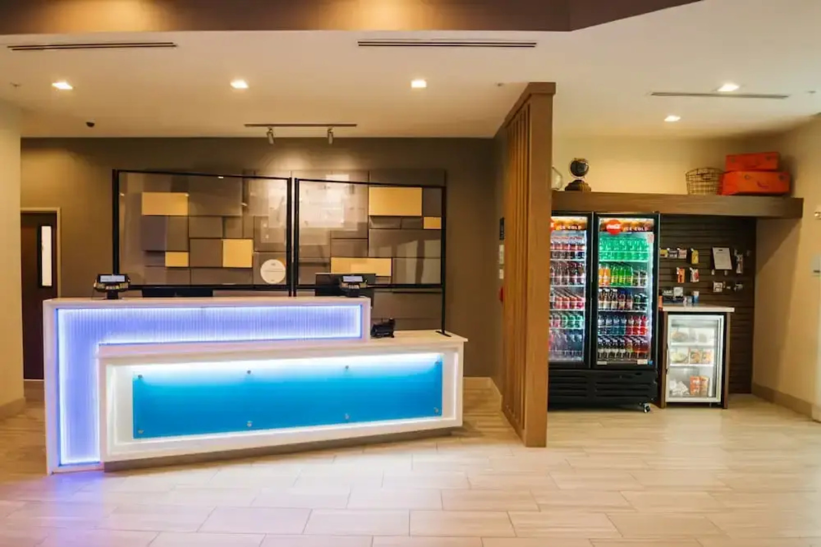Holiday Inn Express and Suites Birmingham - Homewood, an IHG