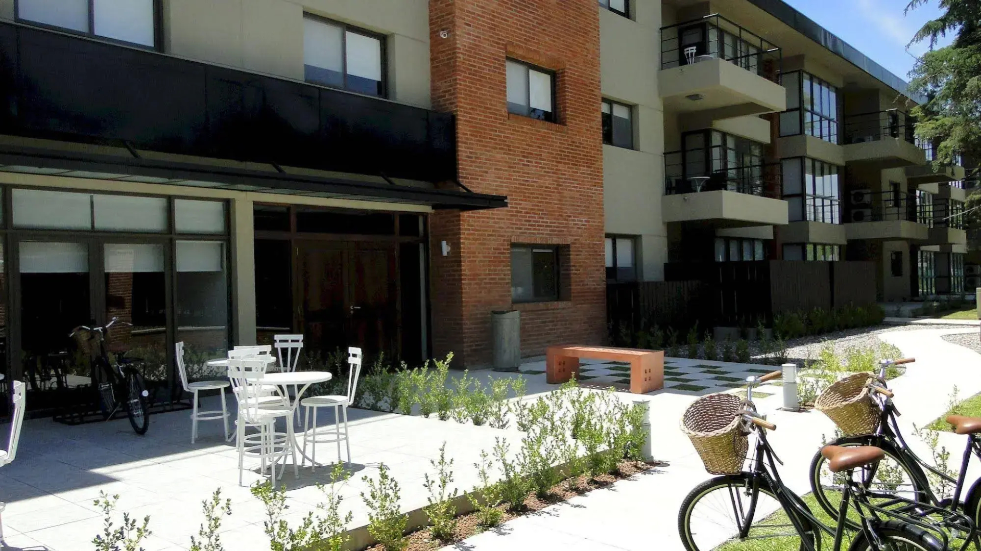 Casa Campus Pilar Suites
