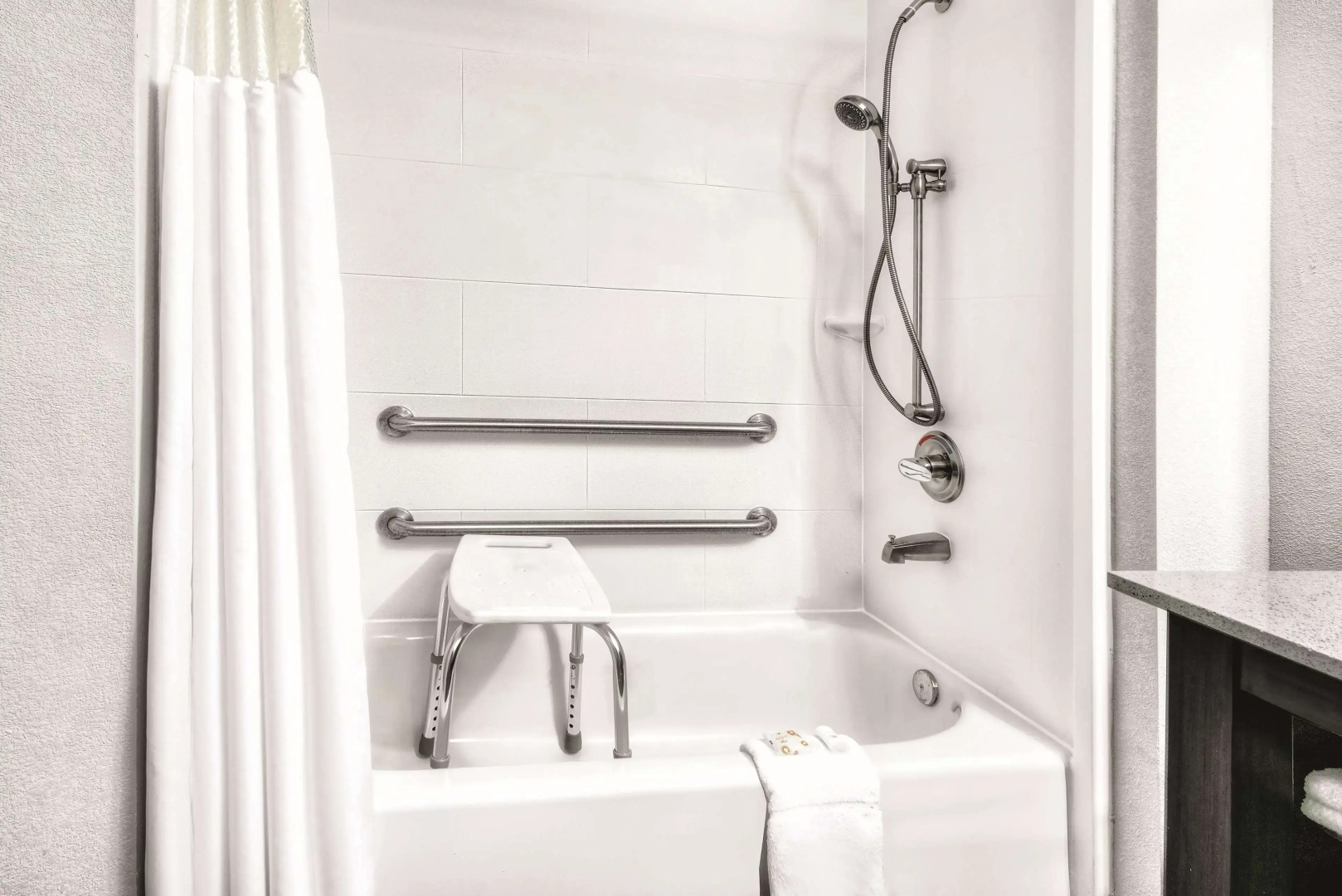 La Quinta Inn & Suites by Wyndham Victoria - South