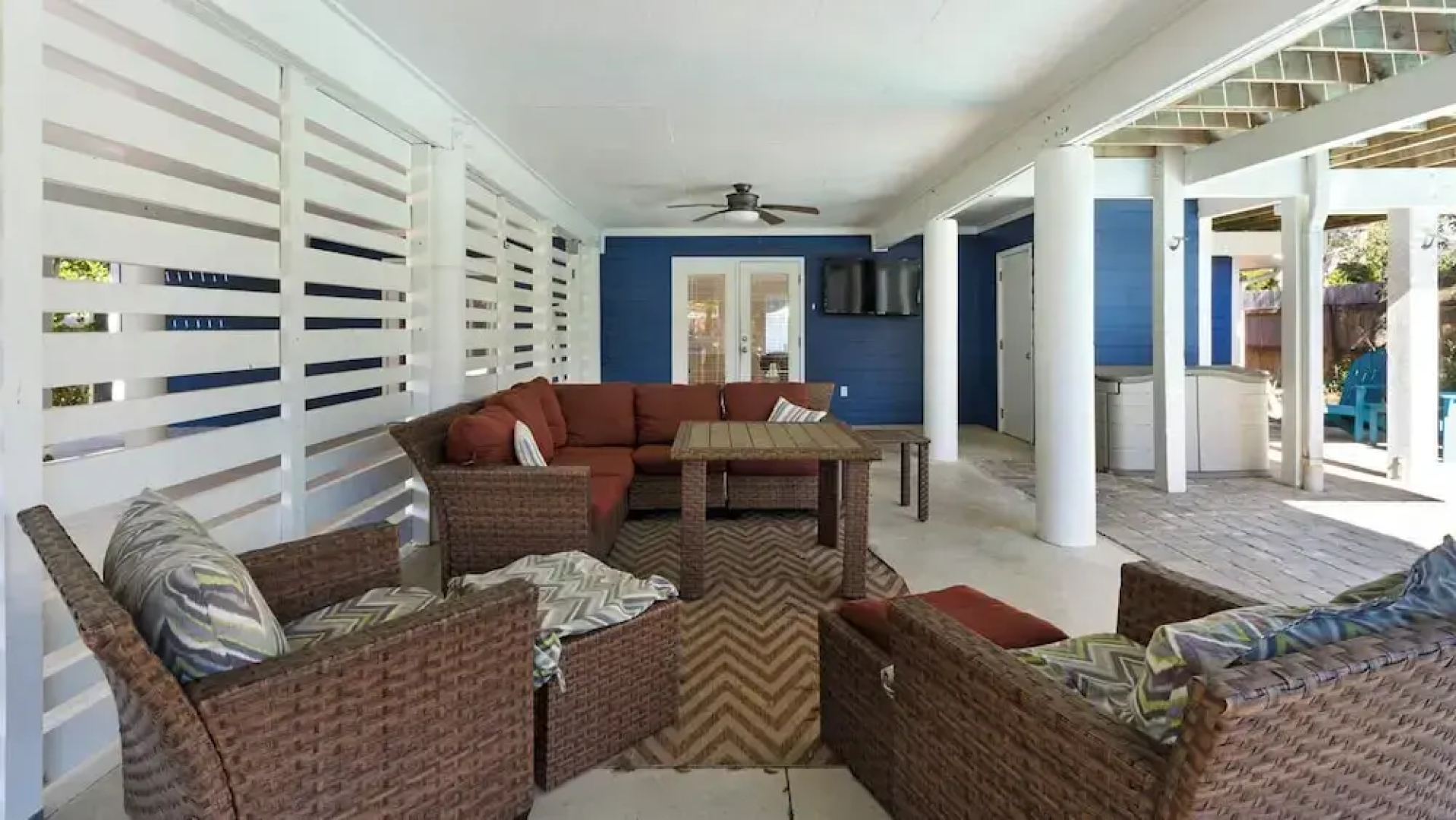 Your Ideal Beach Getaway With Private Pool, Game Room and Close to Beach!